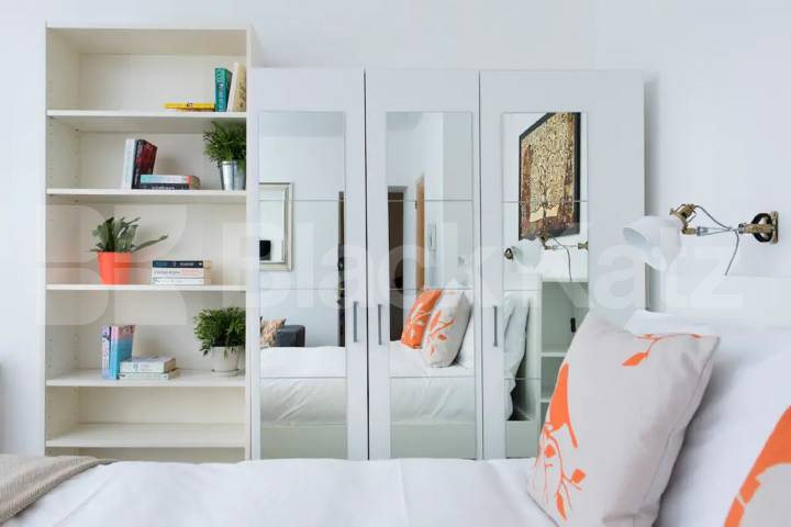 24 hour concierge, swimming pool, gym & Inclusive of water rates Metro Central Heights, Newington Causeway, Elephant & Castle / Borough 