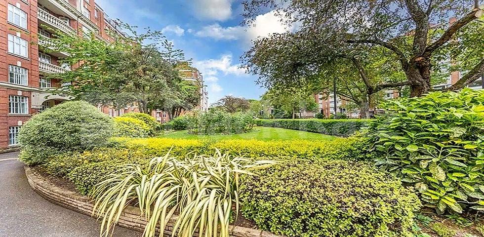 Absolutely stunning three bed within a private mansion block in Maida Vale. Maida Vale, Maida Vale