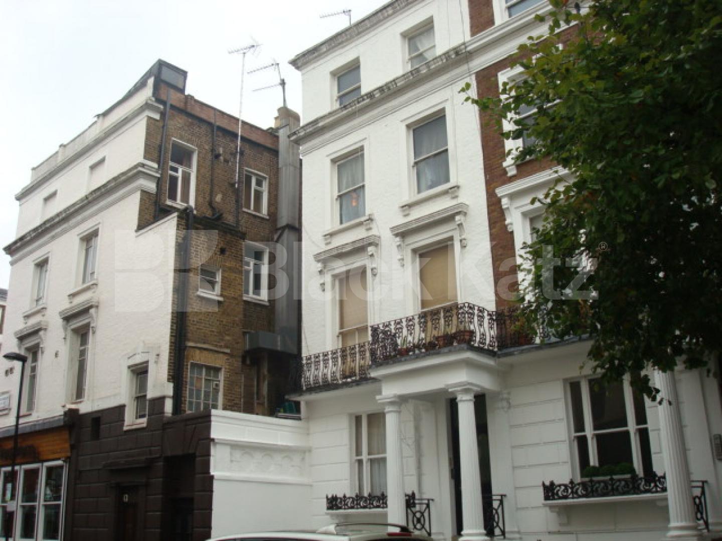 			LOCATION LOCATION LOCATION!, 2 Bedroom, 1 bath, 1 reception Flat			 Monmouth Road, BAYSWATER