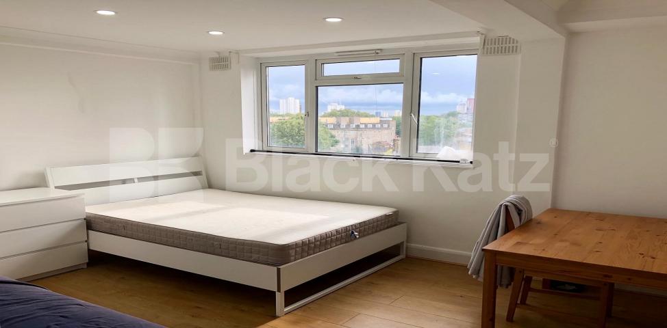 			LET , 3 Bedroom, 1 bath, 0 reception Penthouse			 Morley Street, Waterloo/Lambeth North