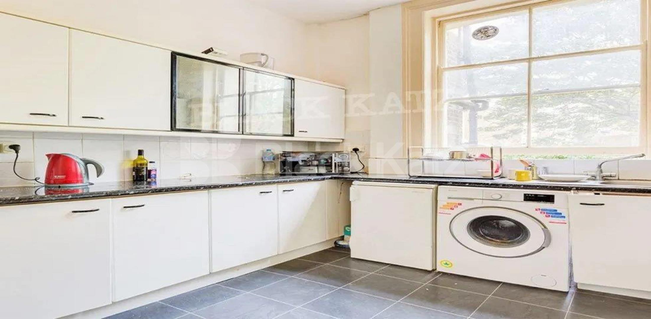 			HUGE 6 BED!, 6 Bedroom, 1 bath, 1 reception House			 Marylands Road, QUEENS PARK - MAIDA VALE