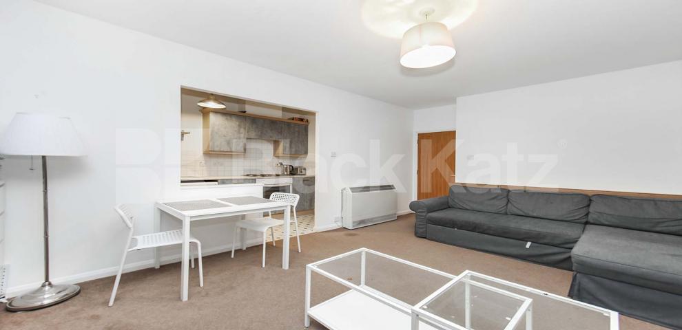 			LET , 1 Bedroom, 1 bath, 1 reception Apartment			 Metro Central Heights, Newington Causeway, Elephant & Castle
