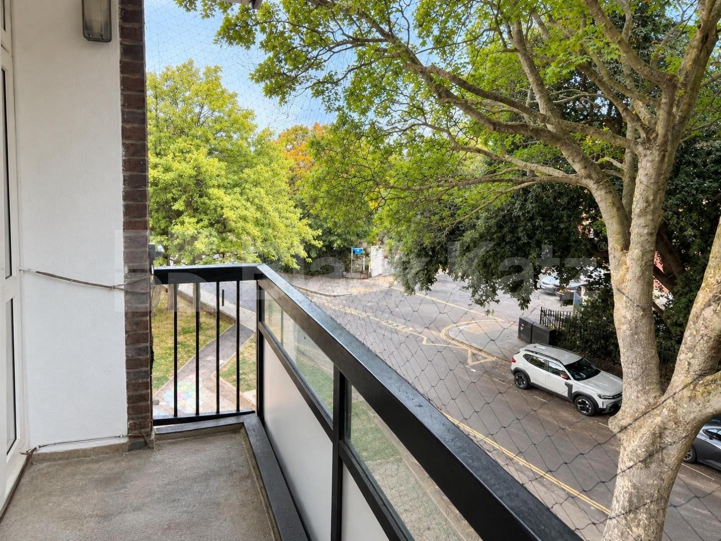			2 Bedroom, 1 bath, 1 reception Flat			 Maitland Park Road, Chalk Farm