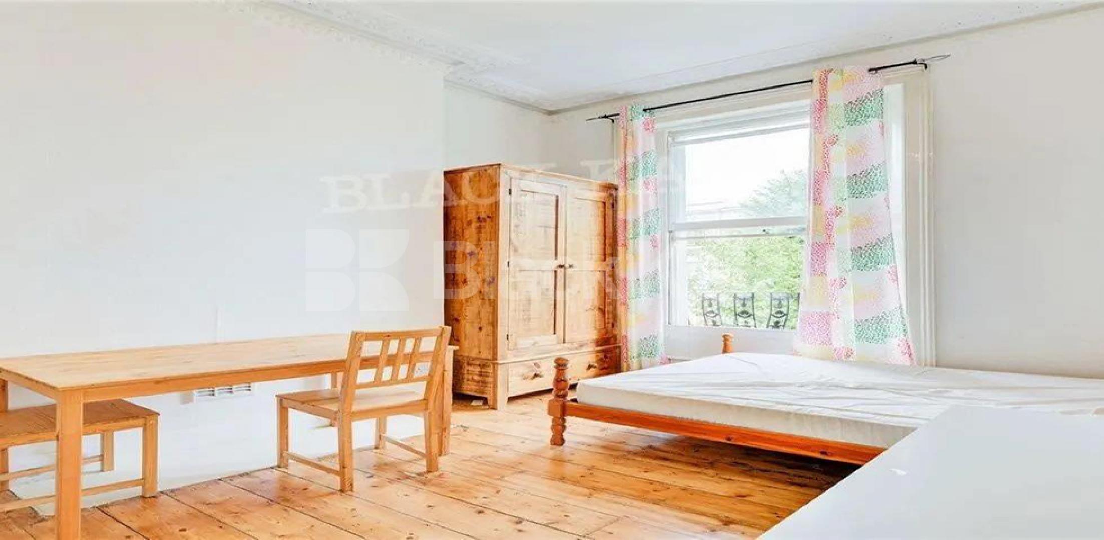 			HUGE 6 BED!, 6 Bedroom, 1 bath, 1 reception House			 Marylands Road, QUEENS PARK - MAIDA VALE