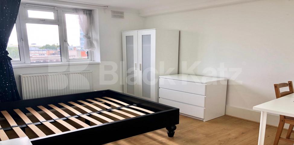 			LET , 3 Bedroom, 1 bath, 0 reception Penthouse			 Morley Street, Waterloo/Lambeth North