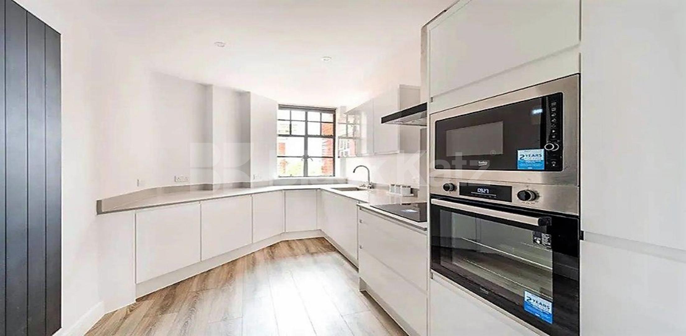 Absolutely stunning three bed within a private mansion block in Maida Vale. Maida Vale, Maida Vale