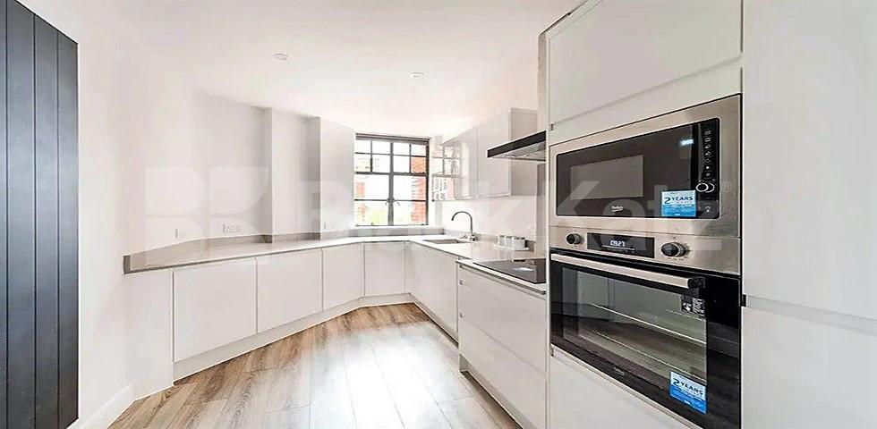 Absolutely stunning three bed within a private mansion block in Maida Vale. Maida Vale, Maida Vale