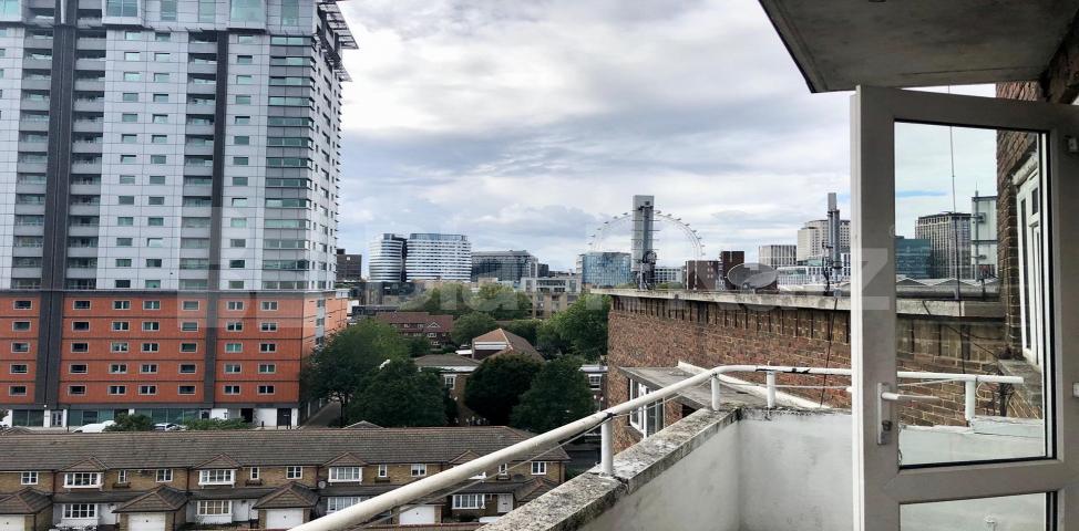 			LET , 3 Bedroom, 1 bath, 0 reception Penthouse			 Morley Street, Waterloo/Lambeth North