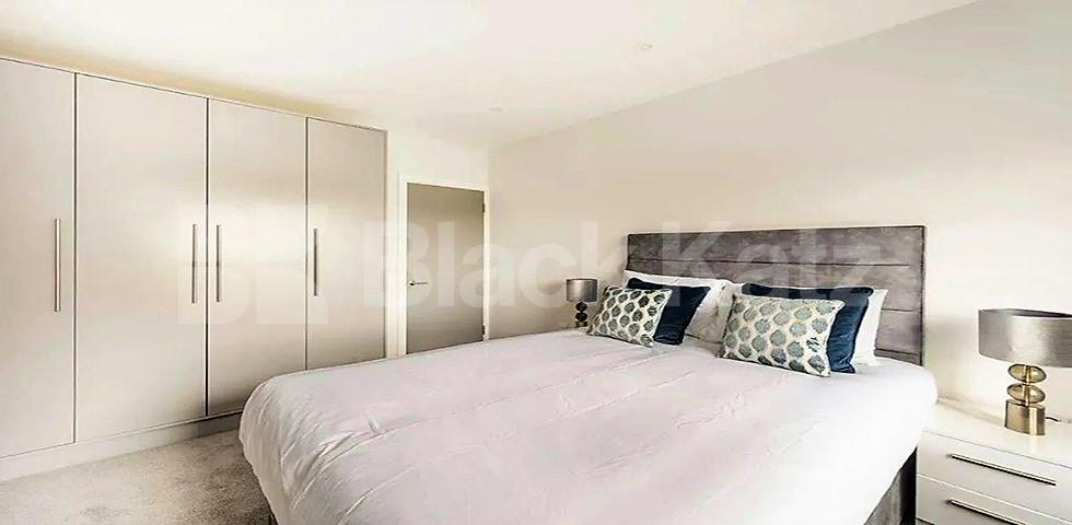 Absolutely stunning three bed within a private mansion block in Maida Vale. Maida Vale, Maida Vale