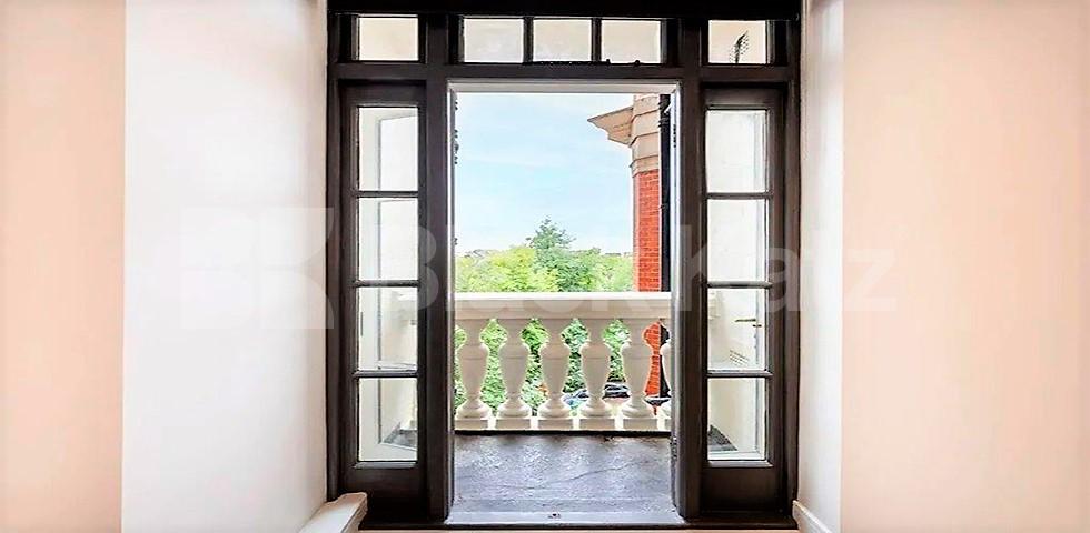 Absolutely stunning three bed within a private mansion block in Maida Vale. Maida Vale, Maida Vale