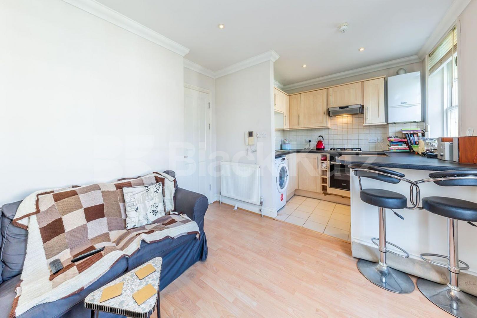  Beautiful & spacious 1 double bedroom property on the very popular Weston Park Weston Park , Crouch End