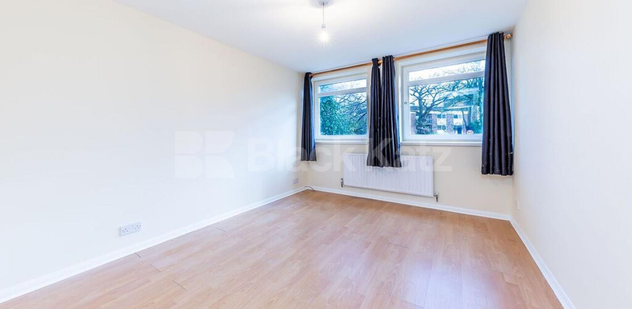 			2 Bedroom, 1 bath, 1 reception Apartment			 Crouch End Hill, Crouch End