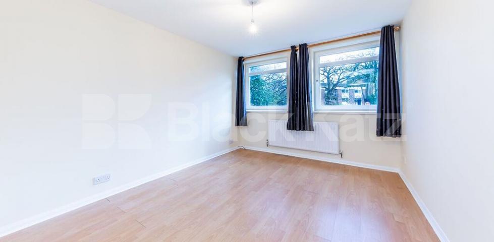 			2 Bedroom, 1 bath, 1 reception Apartment			 Crouch End Hill, Crouch End