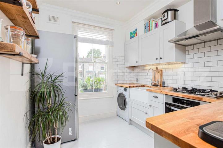 Bright Three Bedroom Home with Wood Floors on Maidstone Road, N22 Maidstone Road, Bounds Green 