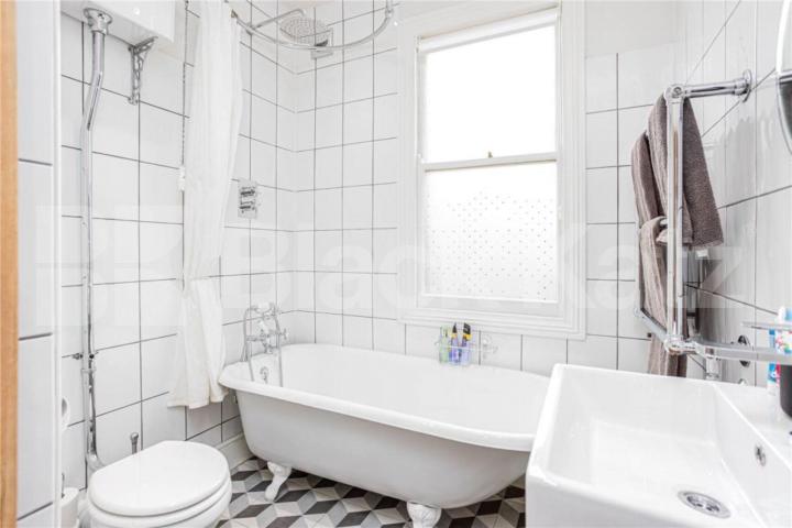 Bright Three Bedroom Home with Wood Floors on Maidstone Road, N22 Maidstone Road, Bounds Green 