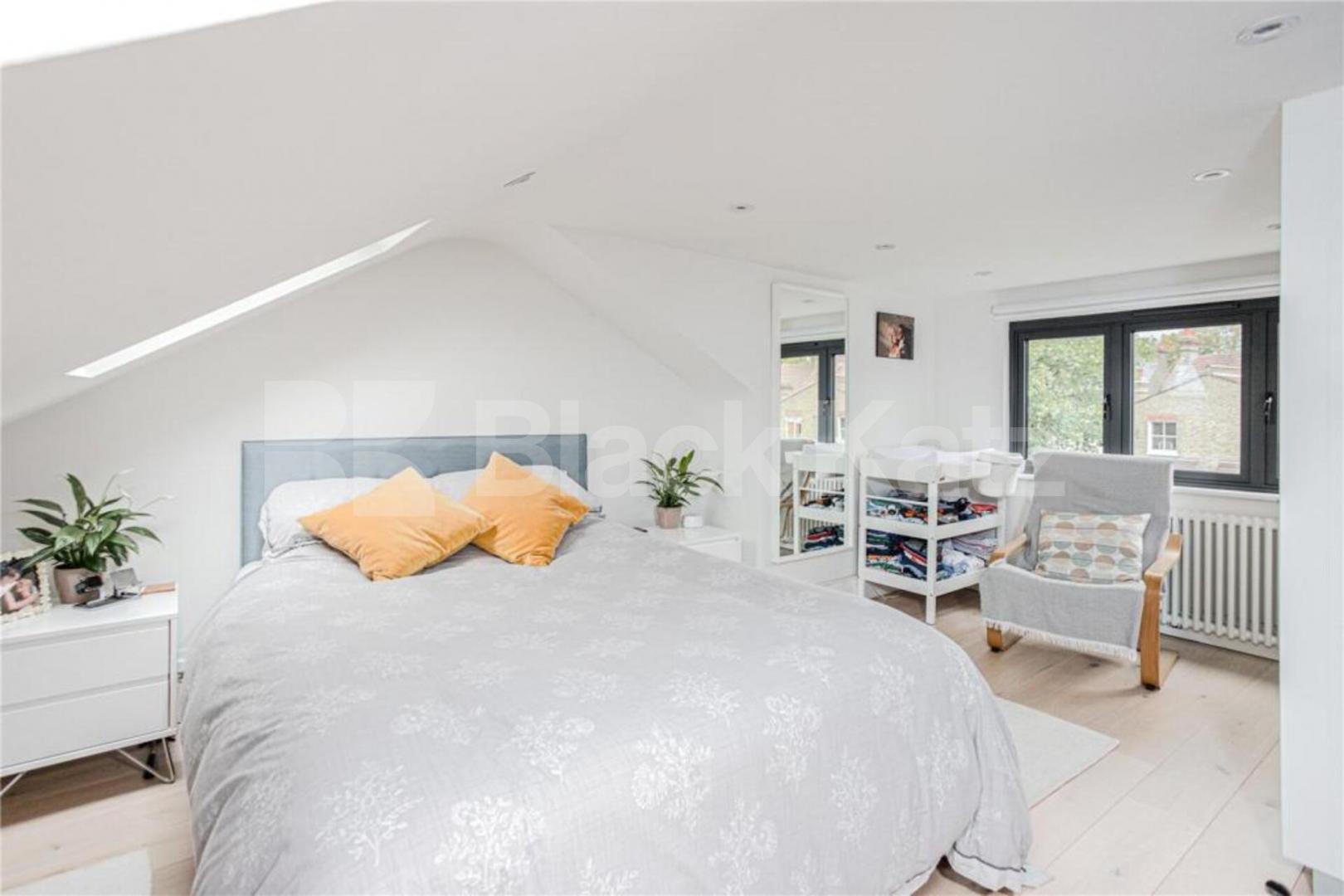 Bright Three Bedroom Home with Wood Floors on Maidstone Road, N22 Maidstone Road, Bounds Green 