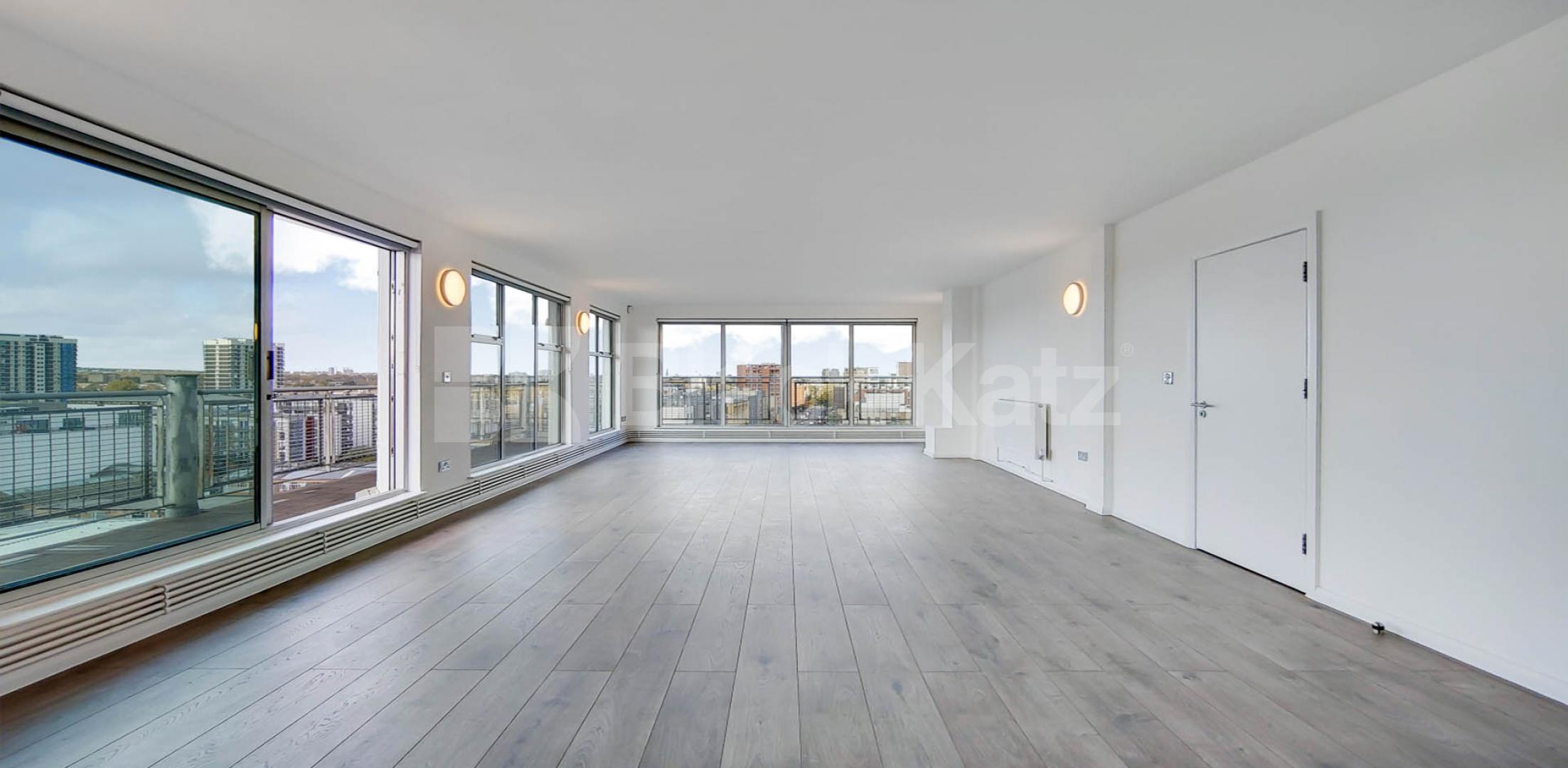 			2 Bedroom, 1 bath, 1 reception Flat			 Kingsland Road, ISLINGTON E8