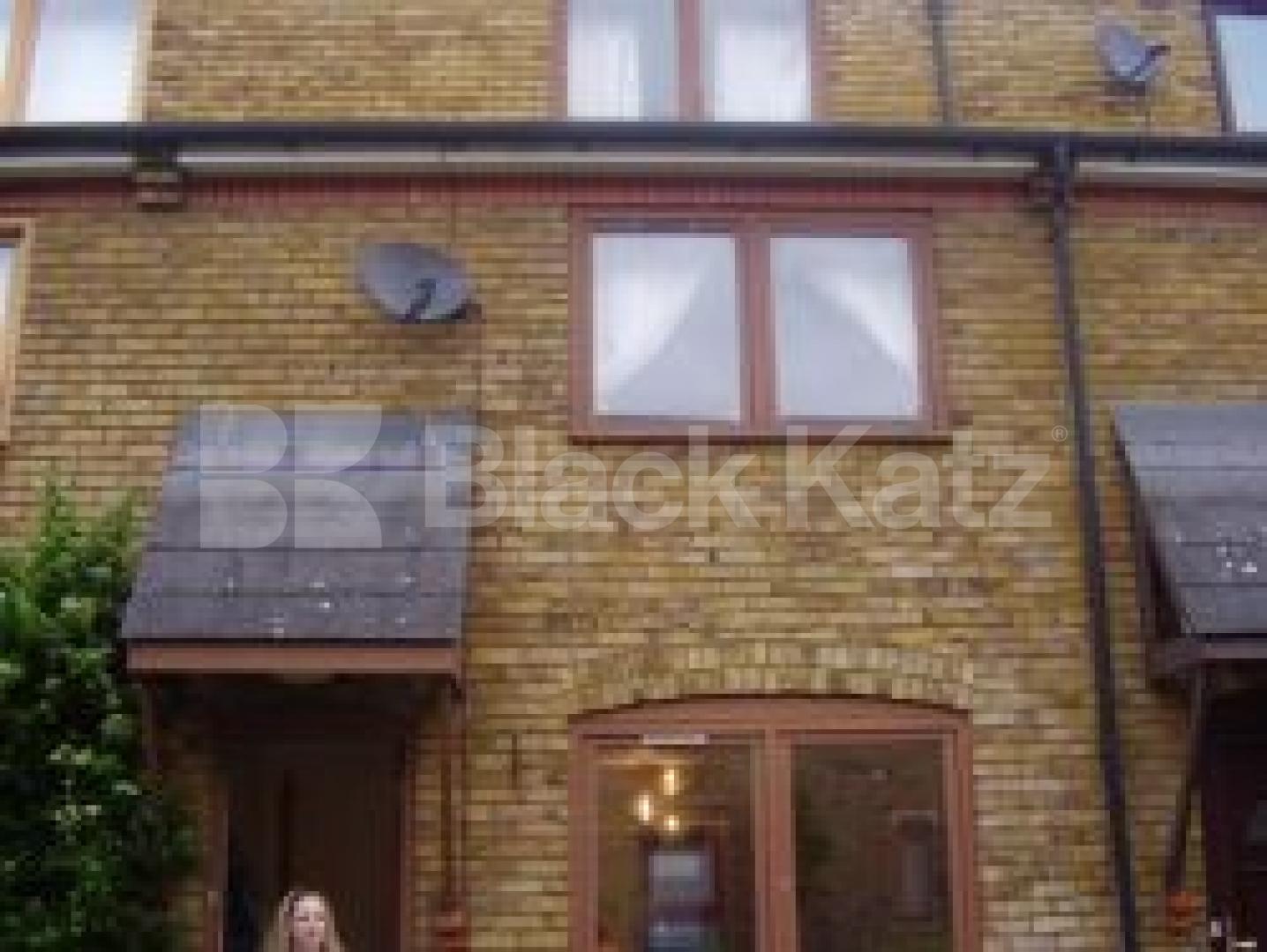 			1 Bedroom, 1 bath, 1 reception Flat			 MacKenzie Road, ISLINGTON BORDERS N7