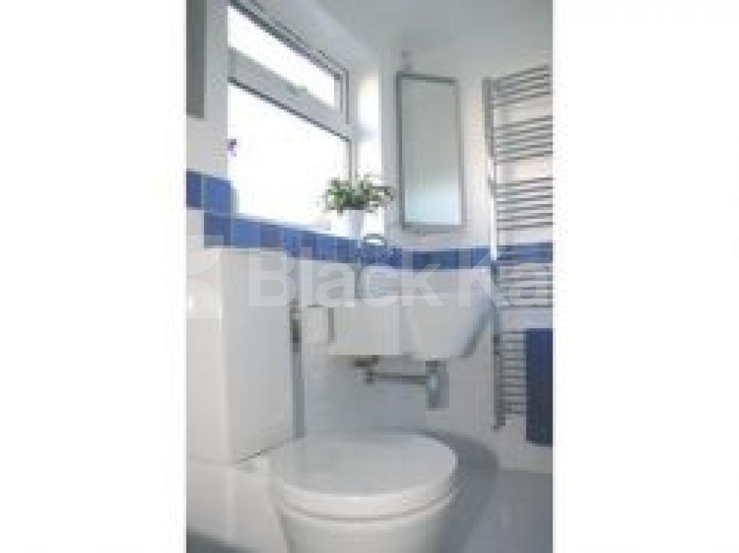 			MUST SEE!!!, 3 Bedroom, 1 bath, 1 reception Flat			 Marlbrough Road, Archway