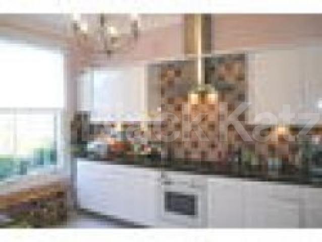 			MUST SEE!!!, 3 Bedroom, 1 bath, 1 reception Flat			 Marlbrough Road, Archway