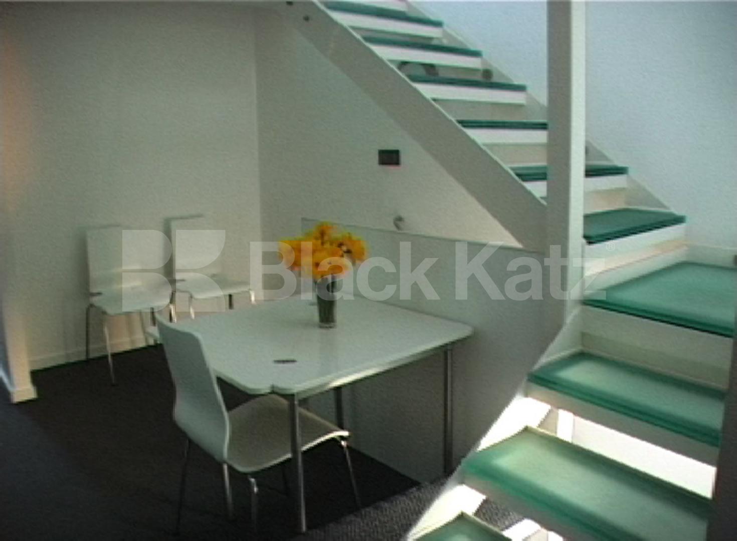 			LET, 2 Bedroom, 1 bath, 1 reception Penthouse			 Lower Marsh, Waterloo