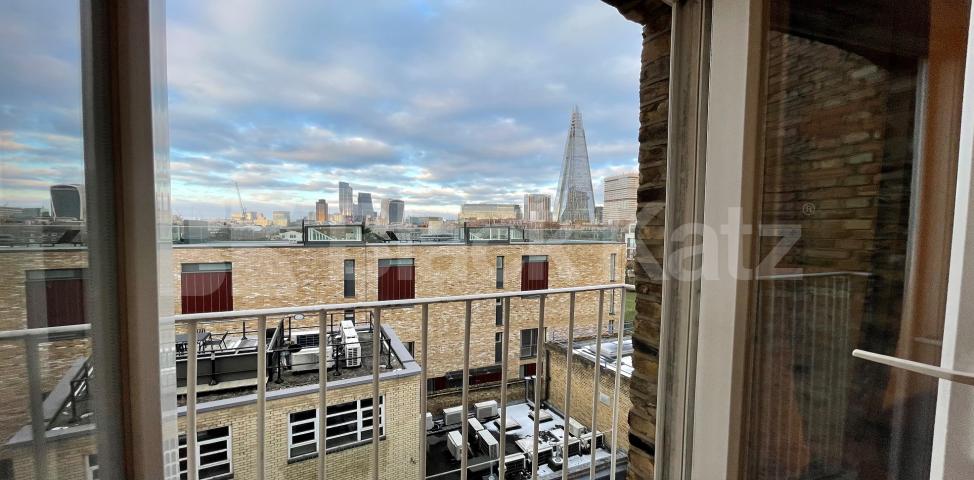 			NEW INSTRUCTION  , 2 Bedroom, 2 bath, 1 reception Apartment			 Marshalsea Road, Borough