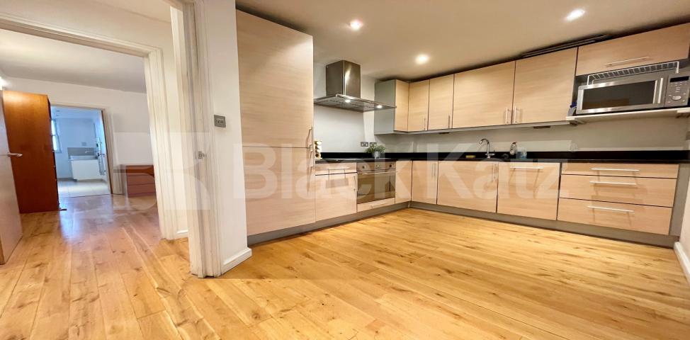 			NEW INSTRUCTION  , 2 Bedroom, 2 bath, 1 reception Apartment			 Marshalsea Road, Borough