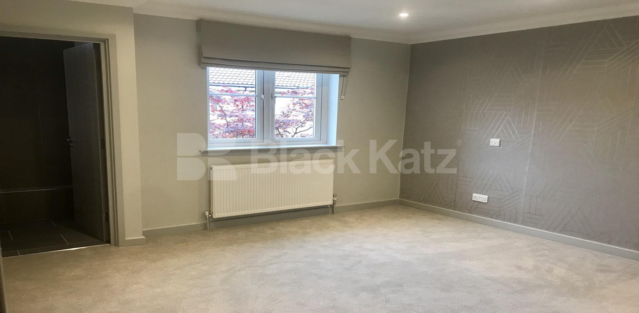 			NEW INSTRUCTION, 4 Bedroom, 1 bath, 1 reception Mews House			 Rodenhurst Road, Clapham South