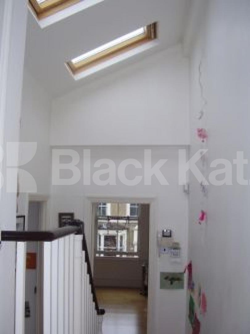 			3 Bedroom, 1 bath, 1 reception Flat			 Maury Road, STOKE NEWINGTON N16