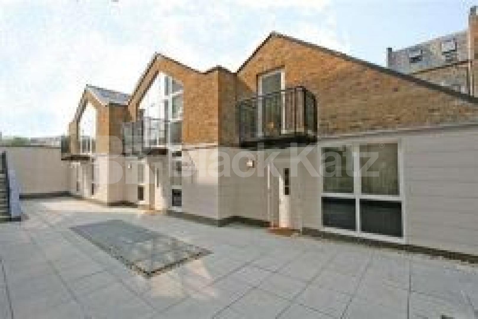 			New instruction, 2 Bedroom, 1 bath, 1 reception Mews House			 Lever Street, City
