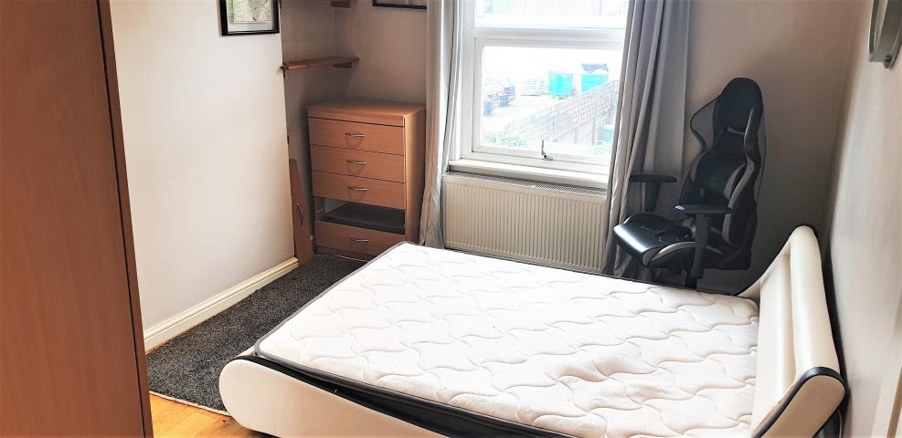 			3 Bedroom, 1 bath, 1 reception Flat			 Ebbsfleet Road , KILBURN