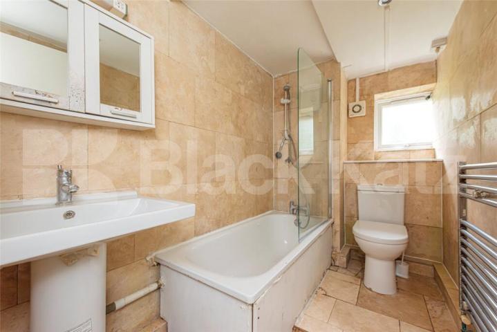 Spacious 1 Bed + Lounge Conversion in a Private Development  Northern Heights, Crescent Road, Crouch End