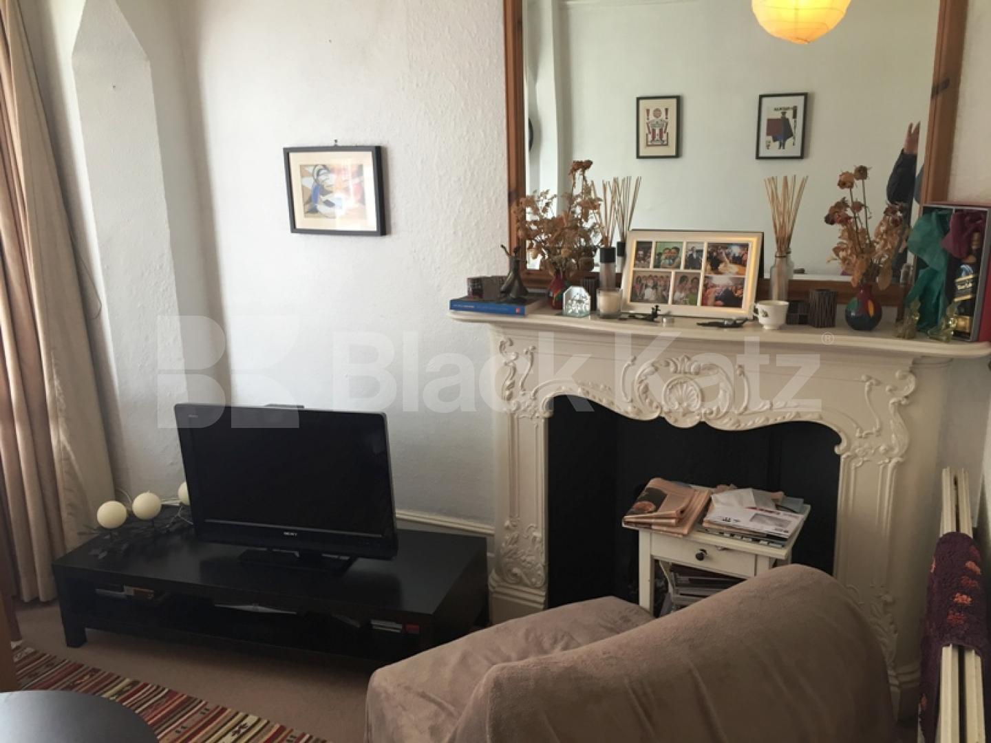 			NEW INSTRUCTION!, 2 Bedroom, 1 bath, 1 reception Flat			 Milton Road, HIGHGATE