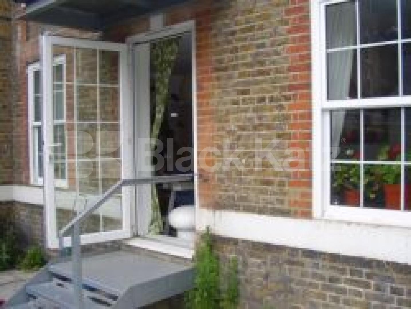 			2 Bedroom, 1 bath, 1 reception Flat			 Mill Row N1, HOXTON N1