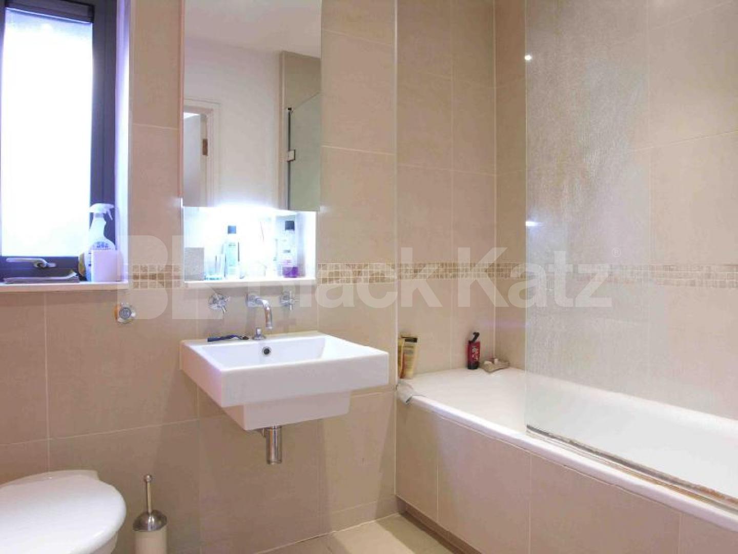 			NEW INSTRUCTION!!, 2 Bedroom, 1 bath, 1 reception Apartment			 Coleman Fields, Angel