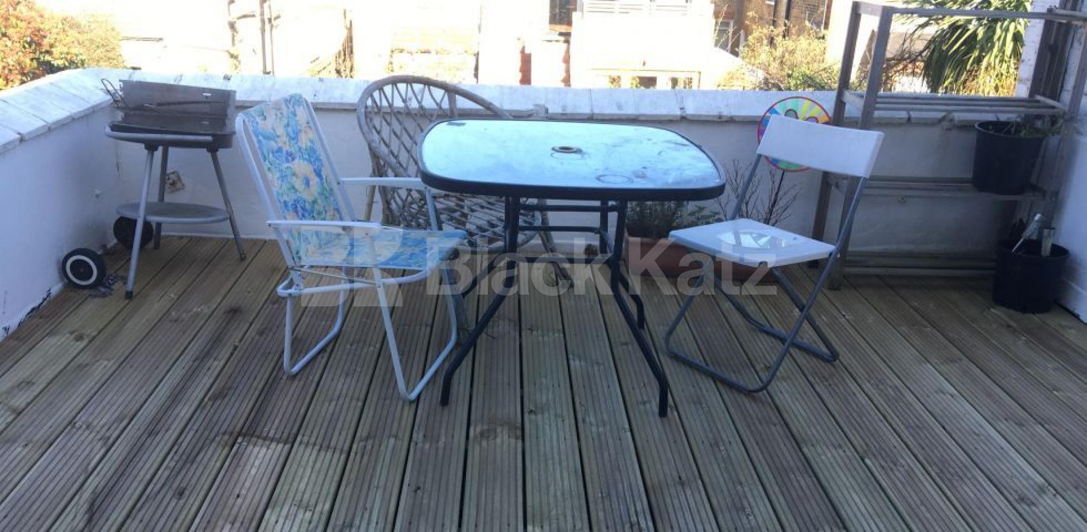 			UNDER OFFER , 3 Bedroom, 1 bath, 1 reception Maisonette			 Moring Road, Tooting Bec