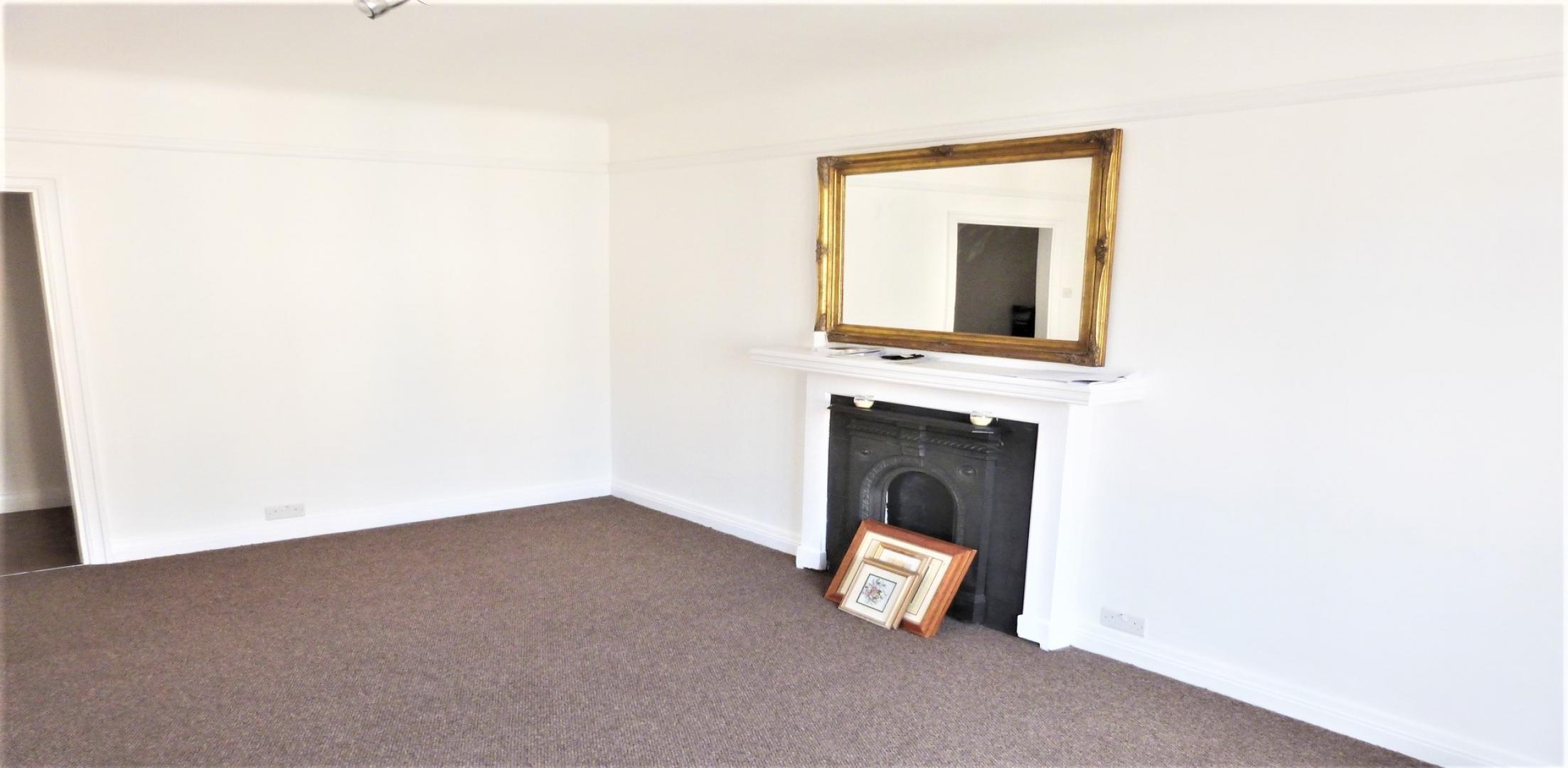 			1 Bedroom, 1 bath, 1 reception Flat			 Mortimer Crescent , KILBURN / MAIDA VALE