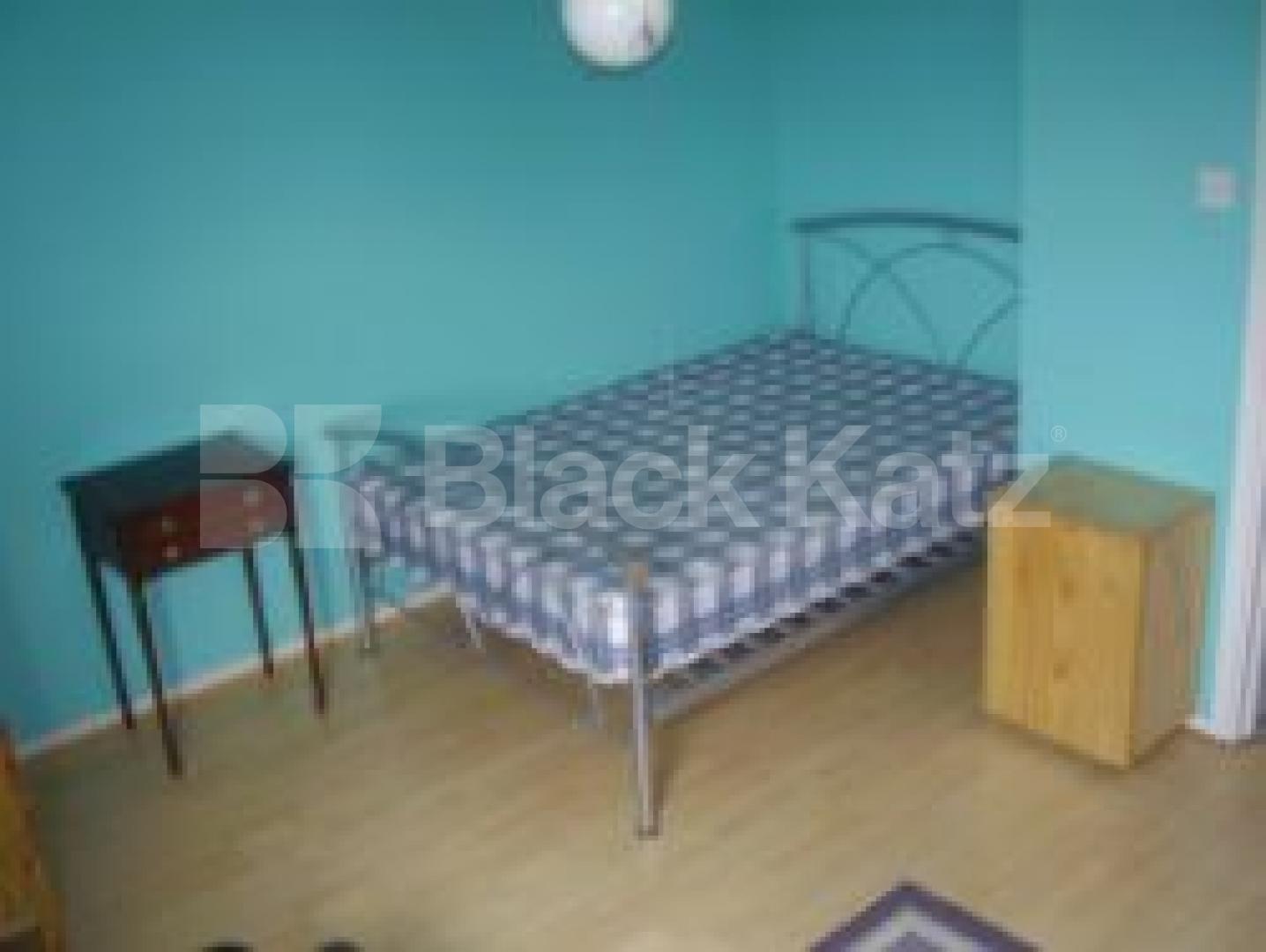 			3 Bedroom, 1 bath, 1 reception Flat			 Mowatt Close, ARCHWAY N19