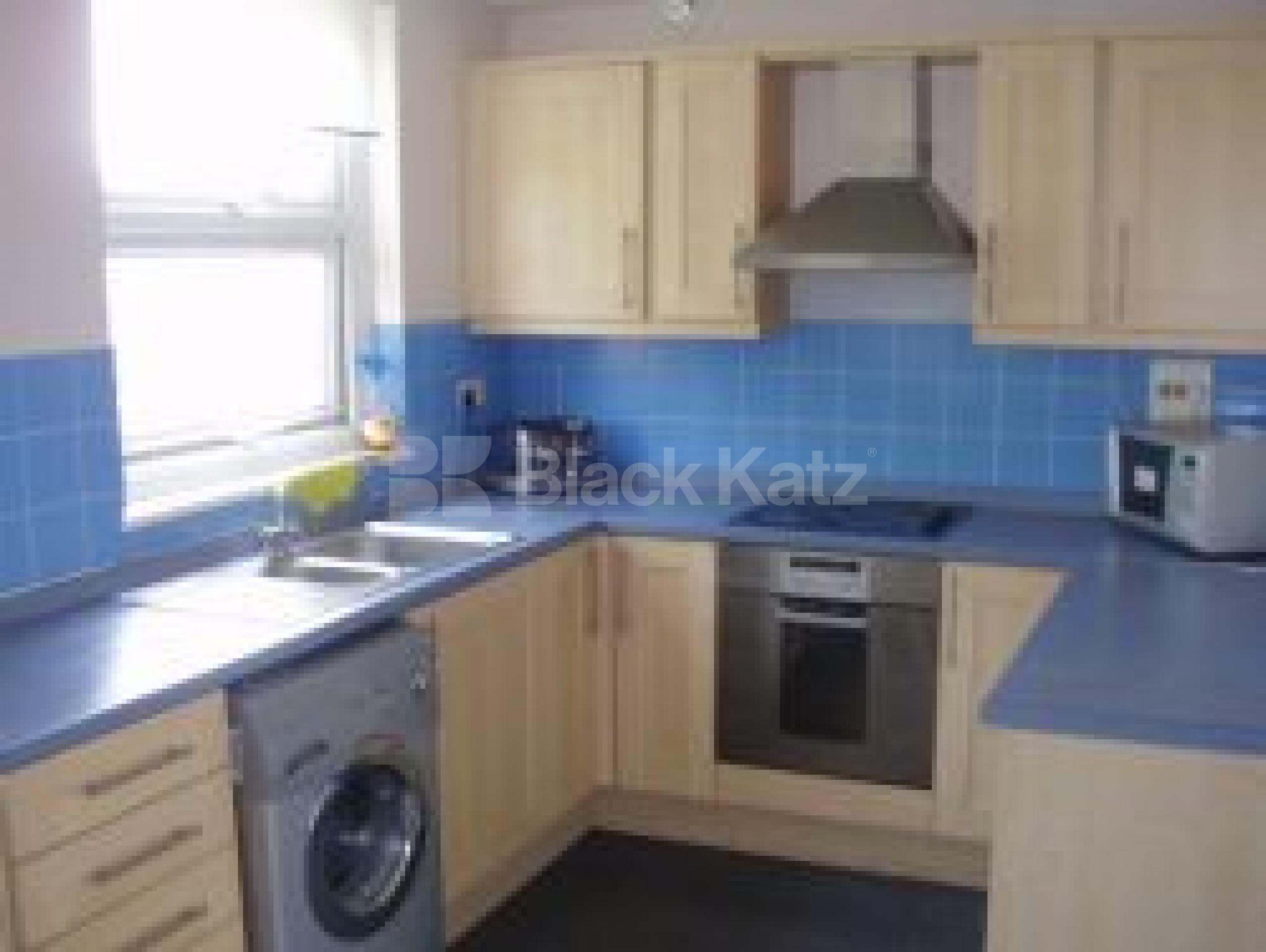 			3 Bedroom, 1 bath, 1 reception Flat			 Mowatt Close, ARCHWAY N19 N19
