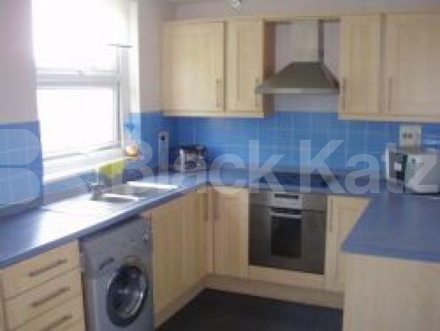 			3 Bedroom, 1 bath, 1 reception Flat			 Mowatt Close, ARCHWAY N19