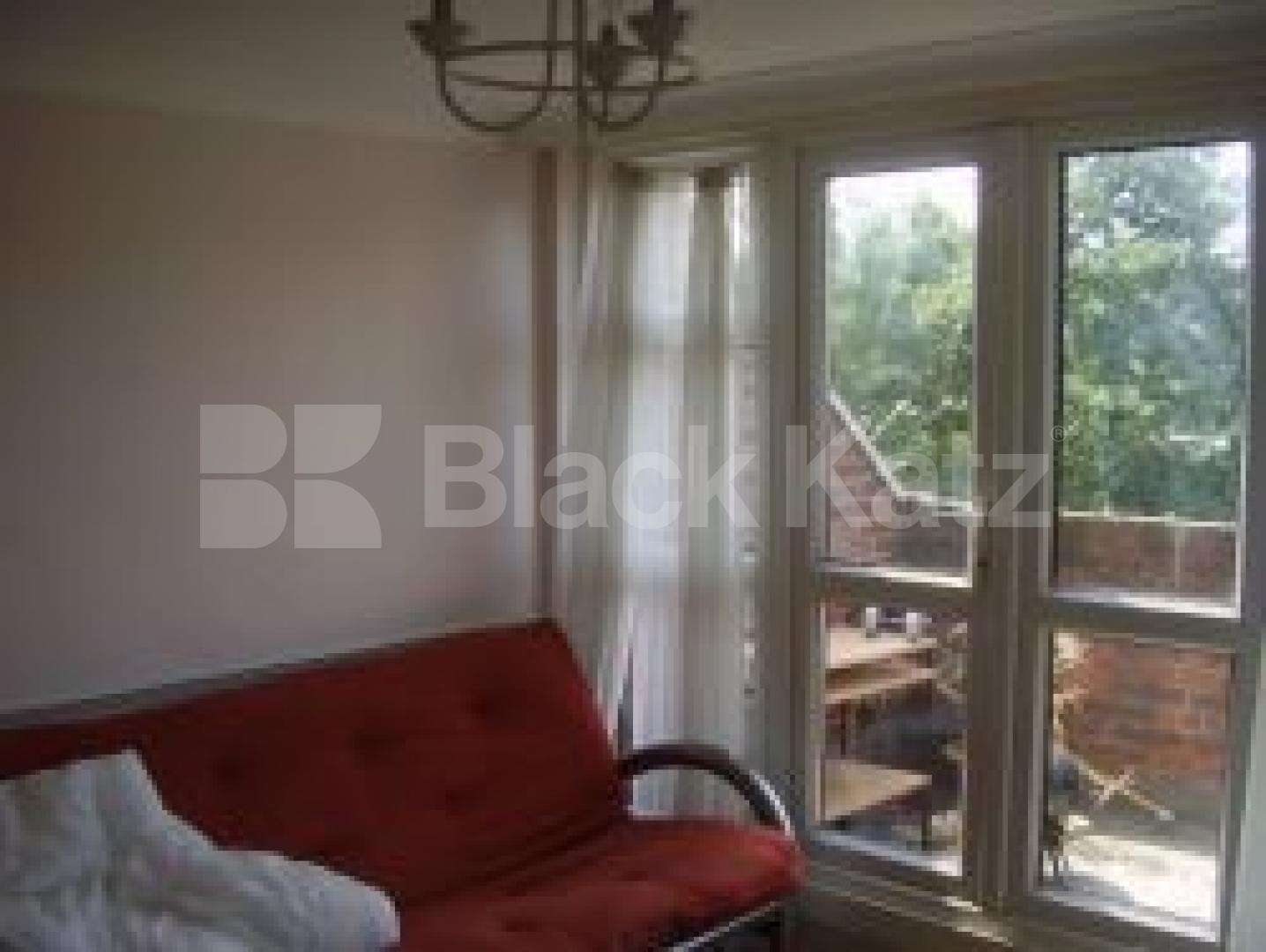 			3 Bedroom, 1 bath, 1 reception Flat			 Mowatt Close, ARCHWAY N19