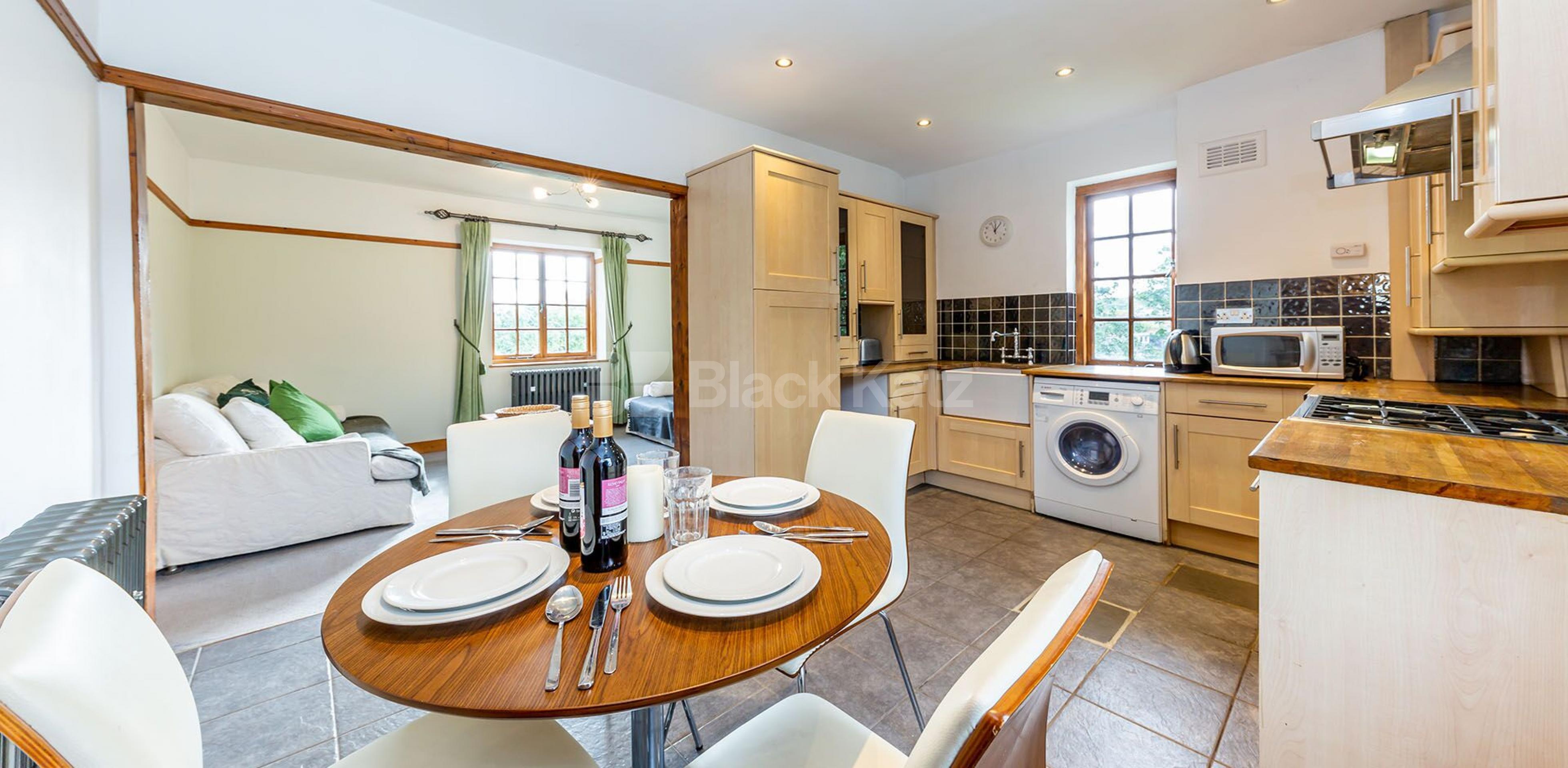 Stylish Contemporary 2-Bedroom Apartment in Exclusive Holybank Development Muswell Hill, Muswell Hill N10