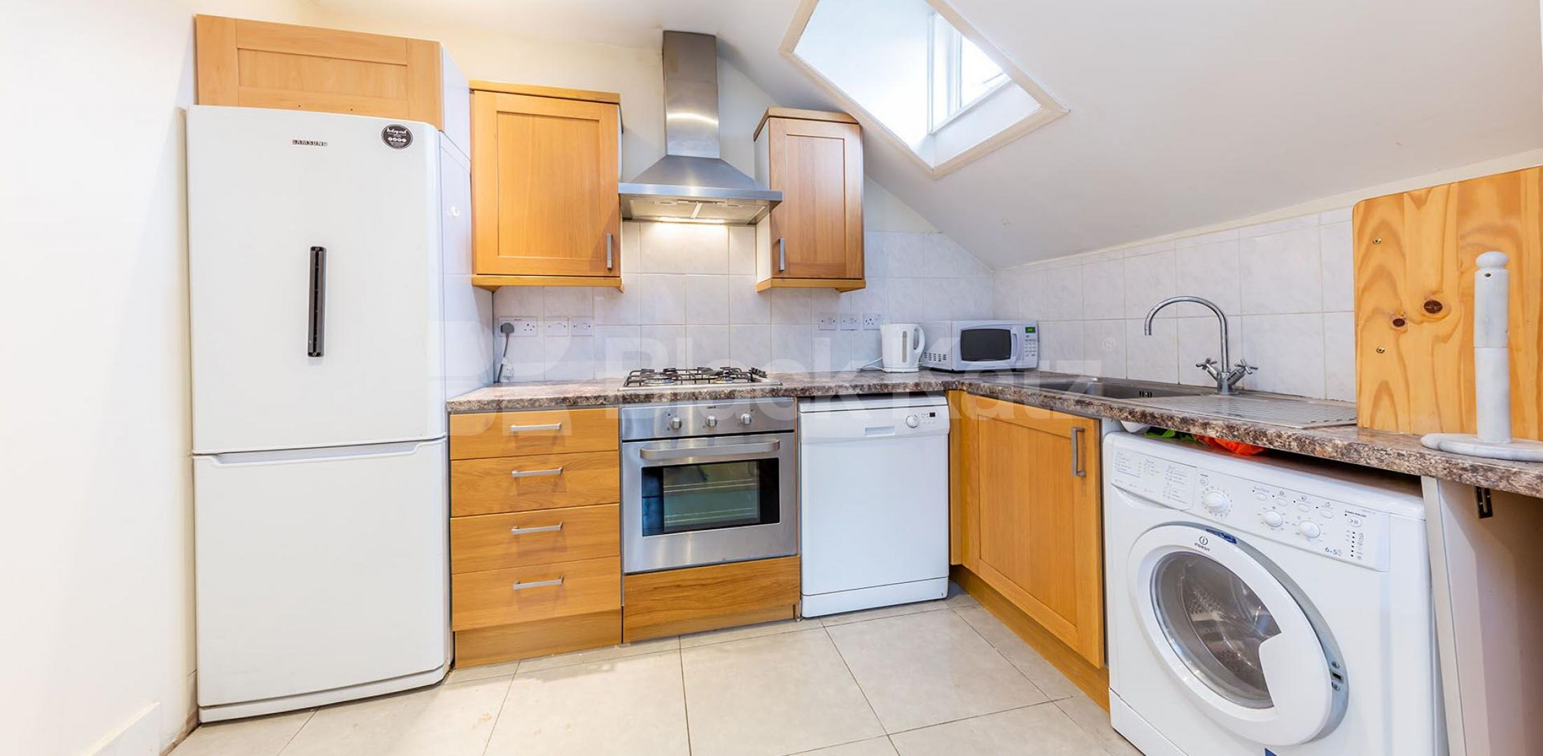 			NEW INSTRUCTION!, 3 Bedroom, 1 bath, 1 reception Flat			 Muswell Avenue, MUSWELL HILL 