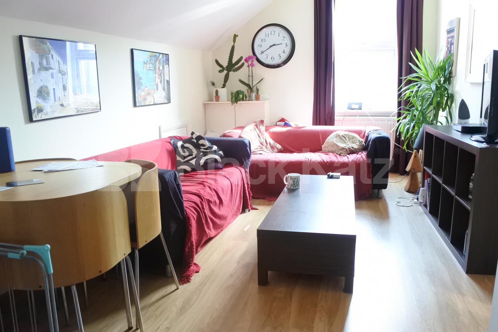 			NEW INSTRUCTION!, 3 Bedroom, 1 bath, 1 reception Flat			 Muswell Avenue, MUSWELL HILL 