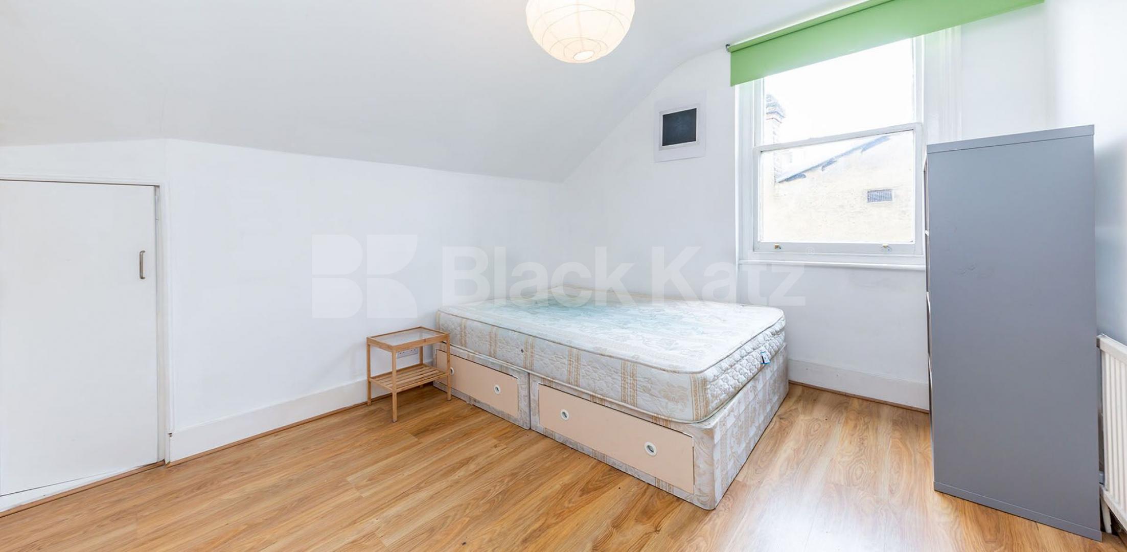 			NEW INSTRUCTION!, 3 Bedroom, 1 bath, 1 reception Flat			 Muswell Avenue, MUSWELL HILL 