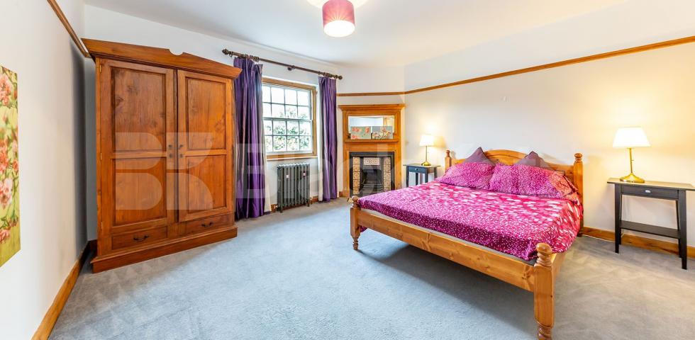 Stylish Contemporary 2-Bedroom Apartment in Exclusive Holybank Development Muswell Hill, Muswell Hill