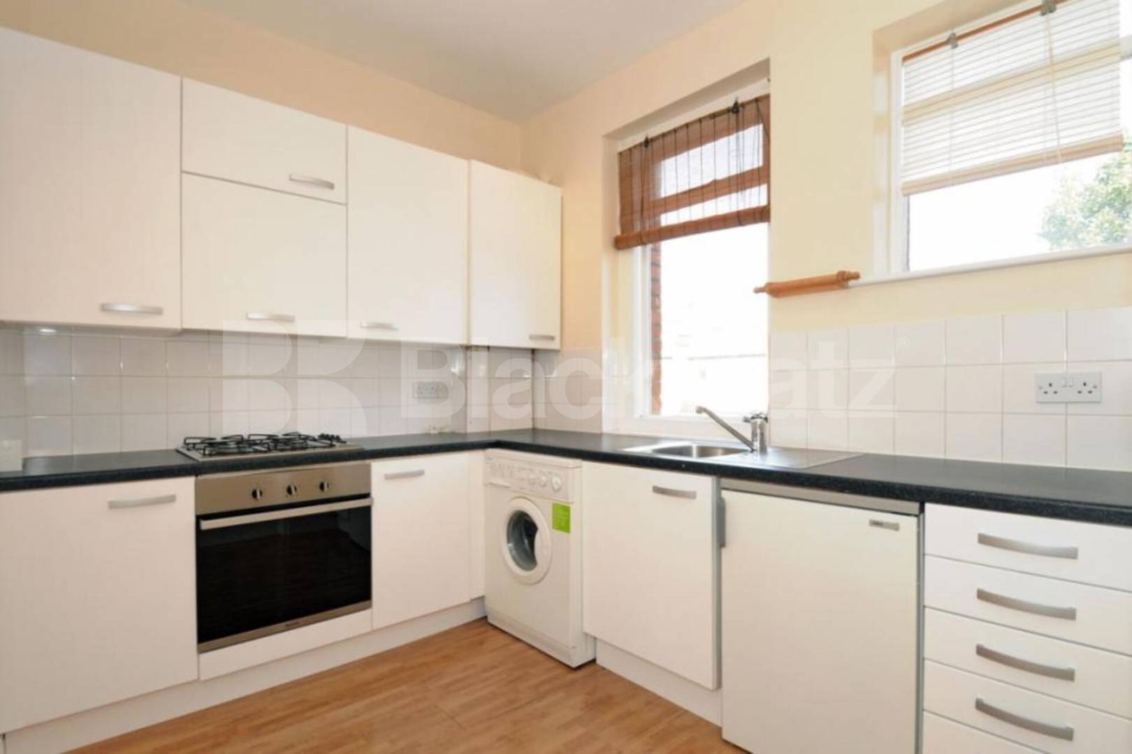 Light 2-bedroom home on Muswell Avenue N10 near amenities in Muswell Hill Muswell Avenue, Muswell Hill