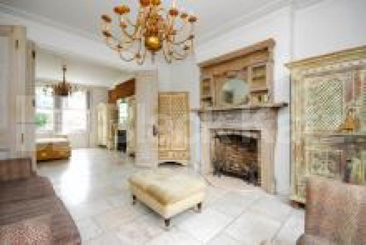 			5 Bedroom, 1 bath, 1 reception Detached House			 Park Avenue, ALEXANDRA PALACE