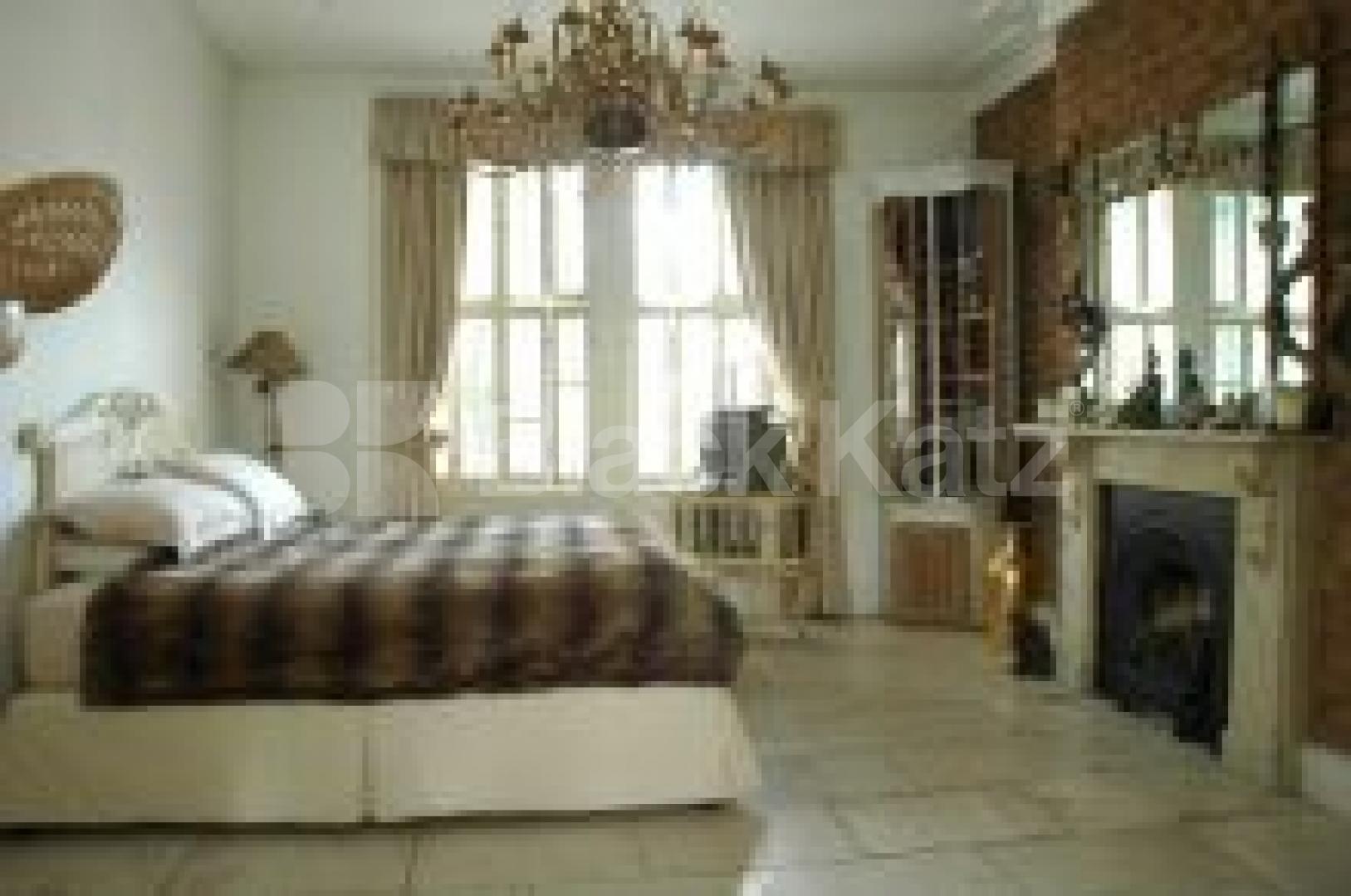 			5 Bedroom, 1 bath, 1 reception Detached House			 Park Avenue, ALEXANDRA PALACE