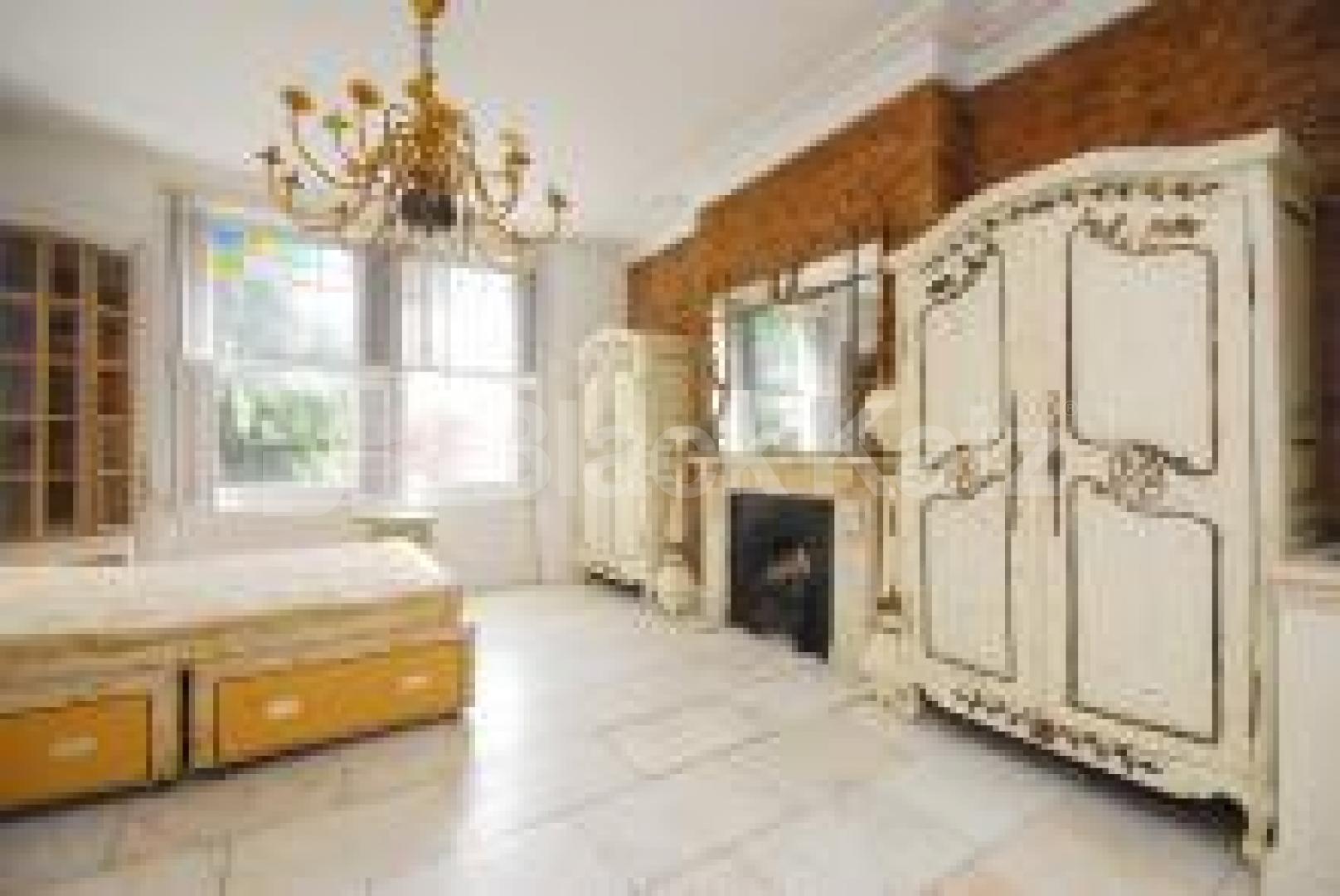 			5 Bedroom, 1 bath, 1 reception Detached House			 Park Avenue, ALEXANDRA PALACE